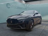 Maserati Levante, TROFEO MY23 V8 580PS AWD Nero & Nero, Jahr 2024 - München