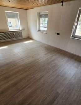 Großzügiges Zweifamilienhaus in guter Lage von Herbrechtingen - Herbrechtingen
