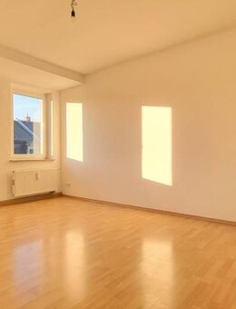 Helle Dachgeschosswohnung im Herzen des Hechtviertels wartet auf Dich! - Dresden