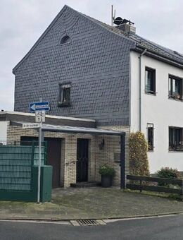 DOPPELHAUSHÄLFTE MIT GARAGE UND GARTEN IN RUHIGER WOHNLAGE - Frechen
