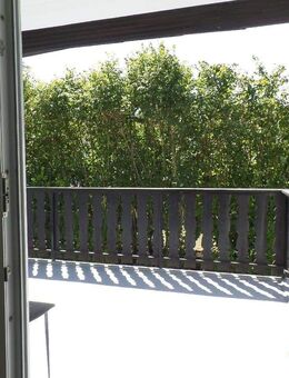 Energieeffizientes Wohlfühl-Zuhause: Helle Etagenwohnung mit Balkon - Neu Anspach