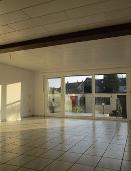 schönes grosszügiges Reihenmittelhaus in Oberhausen-Klosterhardt - Oberhausen