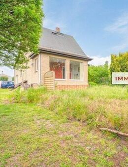 IMMOBERLIN.DE - Versatiles Haus mit Südwestgarten & Nebengebäude für Wohnen & Gewerbe in guter Infrastruktur - Berlin