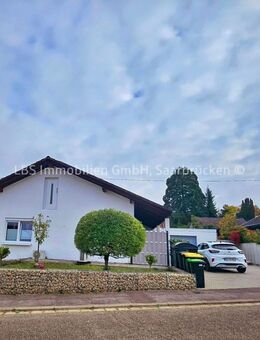 Charmantes Ein bis -Zweifamilienhaus in Mandelbachtal - freistehend, modernisiert & mit Traumgarten - Mandelbachtal