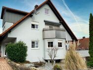 Großes, gepflegtes 2 Familienhaus mit Doppelgarage u. weiteren Stellplätzen - Ilshofen