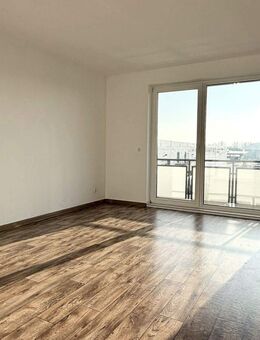 Bezugsfreie Wohnung mit 2 Balkone, Fußbodenheizung und Stellplatz in Finowfurt - Schorfheide