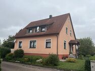 Gepflegtes und gemütliches 1 bis 2 Familienhaus mit Garten und Garage in guter Wohnlage - Gerabronn