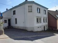 Teilweise renovierte, freistehende Immobilie mit 3 Wohnungen in Spiesen-Elversberg zu verkaufen - Spiesen-Elversberg