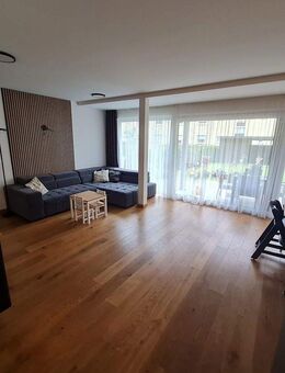 Attraktive zentrumsnahe 4,5 Zimmer-Wohnung mit großem Garten - Ravensburg