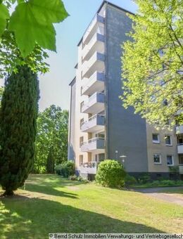 3-Zimmer-Wohnung mit Balkon und Stellplatz - Hamburg