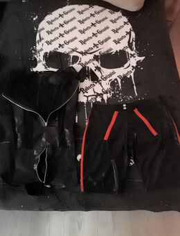 Lack kurze Hose Männlich .und Lack Oberteil für Frau - Oberhausen