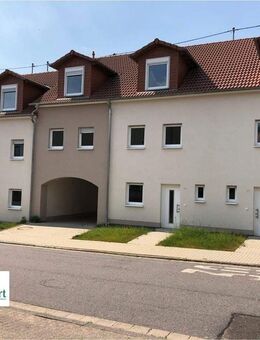 NEUBAU IN SONNIGER LAGE MIT TERRASSE, GARTEN UND GARAGE! - Mettlach