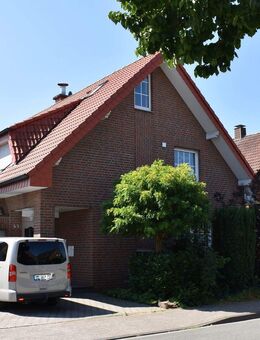Hochwertige Immobilie mit bis zu drei Wohneinheiten, Wintergarten, Dachterrasse, Keller u. gr. Garage, Dr. Kurzhals Immobilien GmbH, Tel. 02508/451 - Drensteinfurt