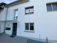 Erstbezug gehobene 3 Zimmer Wohnung im EG mit EBK und Terasse - Aichwald