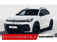 VW Tiguan, 1.5 l R-Line eHybrid OPF ( 177 ), Jahr 2022 - Würzburg