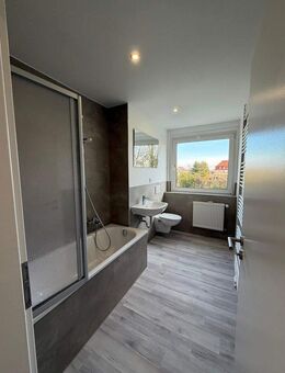 Große 4-Zimmer Wohnung in grüner Umgebung, optional mit Garten und Garage - Zwenkau