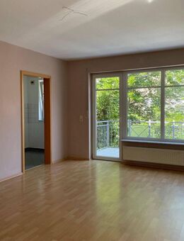 Sofort bezugsbereit in Grünberg: Renovierte 3 Zimmer Wohnung mit 2 Balkonen und TG-Stellplatz - Grünberg