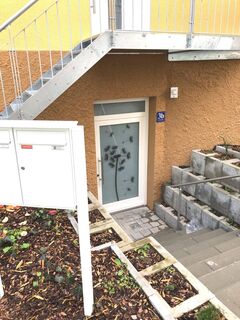 4 Zimmer Wohnung im historischem Denkmal mit Hauswirtschaftsraum, Waschmaschinen Anschluss im Bad, Stellplatz und 2 Keller
