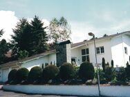 Villa mit Pool und unverbaubarem Blick - Rodenbach (Hessen)