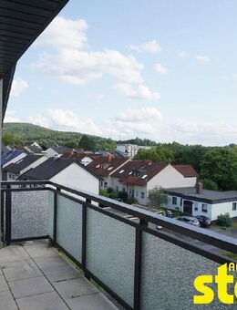 ÜBER DEN DÄCHERN VON SCHWEINHEIM *** GERÄUMIGE DACHGESCHOSSWOHNUNG MIT TOLLEM FERNBLICK! - Aschaffenburg