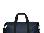 Rains Weekend Bag Reisetasche+ Wash bag blau - Korschenbroich