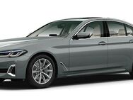BMW 540, d xDr Luxury Line Live, Jahr 2023 - Paderborn