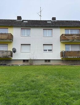 Mehrfamilienhaus auf dem einen, Baulücke auf dem anderen Grundstück! - Bad Hersfeld