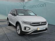 VW T-Roc, 1.5 TSI Style LEWD Plus, Jahr 2024 - München