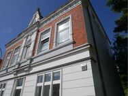 Historisches und gut gepflegtes Wohn- und Geschäftshaus in 25709 Marne steht zum Verkauf. - Marne