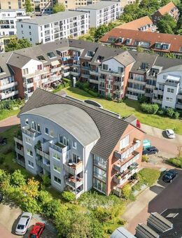 Lichtdurchflutete Etagenwohnung mit Balkon und Tiefgaragenstellplatz in Schwerin - Schwerin