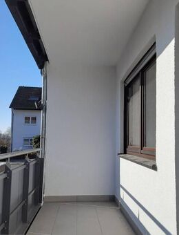 Erstbezug nach Kernsanierung - Wohnung mit Balkon in naturnaher Lage! - Altrip