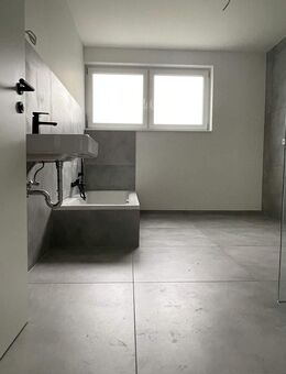 *Exklusives Immobilienangebot - Erdgeschosswohnung mit Garten und Stellplatz* - Schönenberg-Kübelberg