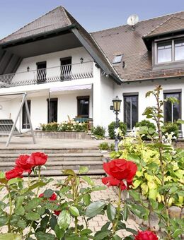 Großzügig. Modern. Energiesparend. Kernsaniertes Einfamilienhaus mit Stil und Komfort zu verkaufen - Neufahrn (Niederbayern)