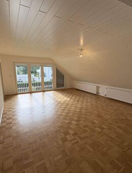 Stilvolle 3-ZKB-Dachgeschosswohnung in begehrter, ruhiger Wohnlage - Erstbezug nach Renovierung 2025 - Bad Homburg (Höhe)