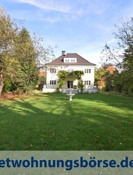 AIGNER - Stilvolle Villa mit reichlich Fläche und weitläufigem, eingewachsenem Garten - München