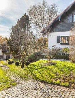 Exklusives, liebevoll modernisiertes Landhaus auf idyllischem, eingewachsenem Grundstück mit 800 m² - Eching (Ammersee)