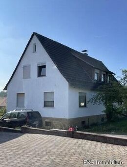 Modernisierungsbedürftiges Einfamilienhaus mit Garage und Garten. - Hessisch Lichtenau