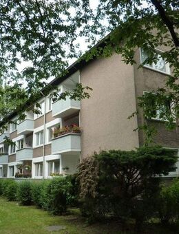 GUT VERMIETETE WOHNUNG MIT GROSSEM BALKON! - Duisburg