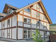 Lösnich: Einzigartige Drei-Zimmer-Dachgeschosswohnung in Doppelhaushälfte - Traumhafte Aussicht! - Lösnich