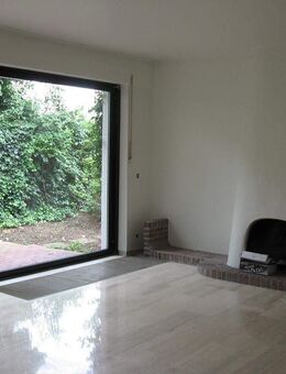 D-Kaiserswerth: Einfamilienhaus, 2 Zimmer, ca. 80 m² Wohnfl., ca. 60 m² Nutzfläche, Terrasse, Stellplatz - Düsseldorf