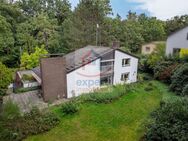 Split-Level Architektenhaus mit eingewachsenen großem Grundstück am Burgberg in Erlangen - Erlangen