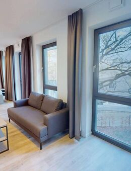 URBAN BASE: Vollmöbliertes 1-Zimmer-Large-Apartment mit EBK, BALKON, ALL-IN-MIETE, UVM. am Rheinufer - Düsseldorf