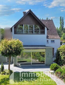 Zweifamilienhaus mit Parkgrundstück in Unna - Unna