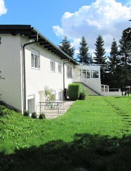 Platz für 2 Generationen und mehr...! Großzügiges EFH auf wunderschönem Grundstück - Attenkirchen