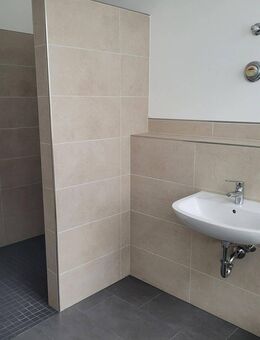 Moderne, sanierte 2- Zimmer- Wohnung mit Esszimmer/Fahrstuhl vorhanden - Hildburghausen