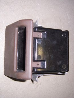 MB701781 Aschenbecher braun Mitsubishi Pajero L040 - Hannover Vahrenwald-List