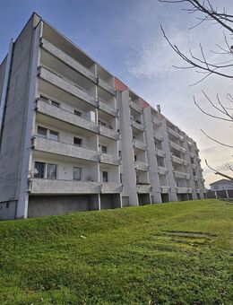 Praktische und helle 3-Raum-Wohnung im 4. OG mit flexiblen Nutzungsmöglichkeiten - Schönebeck (Elbe)