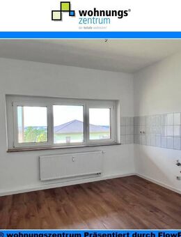 Hübsche frisch renovierte 2-Zi.-Whg., Wohnküche, Bad mit Wanne, Neuer Bodenbelag - Dresden