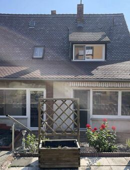 Einfamilienhaus mit Garten und Garage in ruhiger Wohngegend! - Burgbernheim