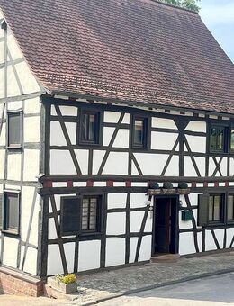 Außergewöhnliches Fachwerkhaus in gepflegtem Zustand in ruhiger Lage! - Walldürn